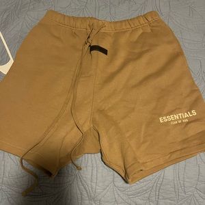 Men’s medium essential shorts only worn once